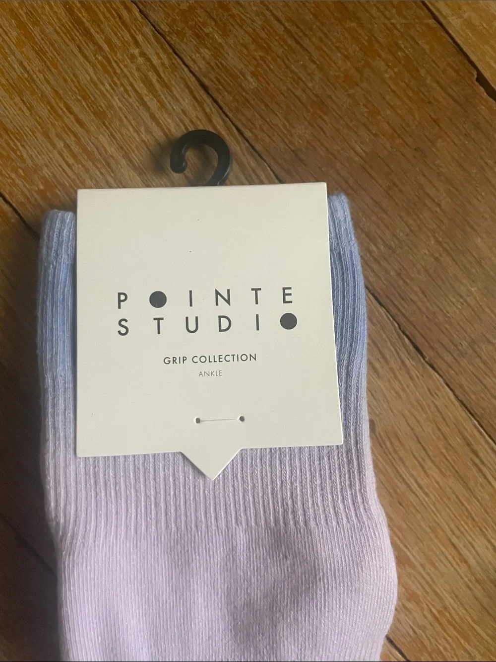 Pointe Studio Barre Pilates ankle ombré purple sticky socks